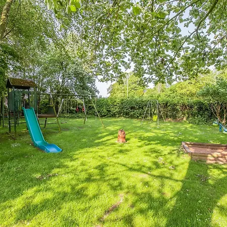 The Wheelhouse - Uk49956 *